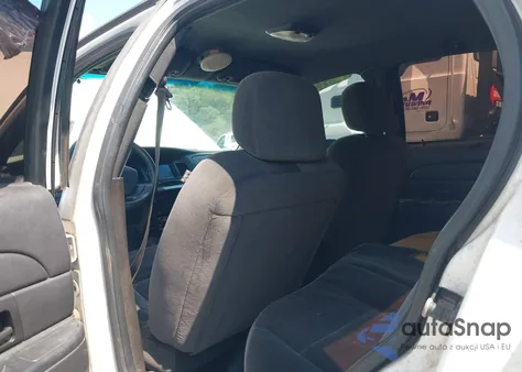 2010 Ford Crown Victoria Police/Police Interceptor from USA, damaged, VIN 2FABP7BV4AX142382